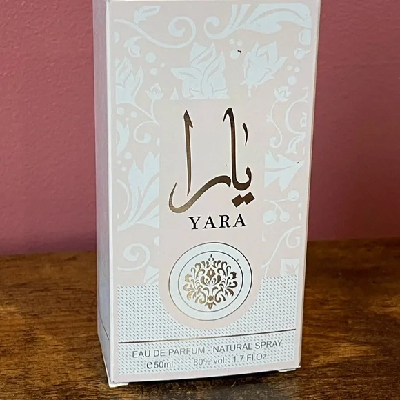 Yara Perfume with Pink Accents - Picture 7 of 8